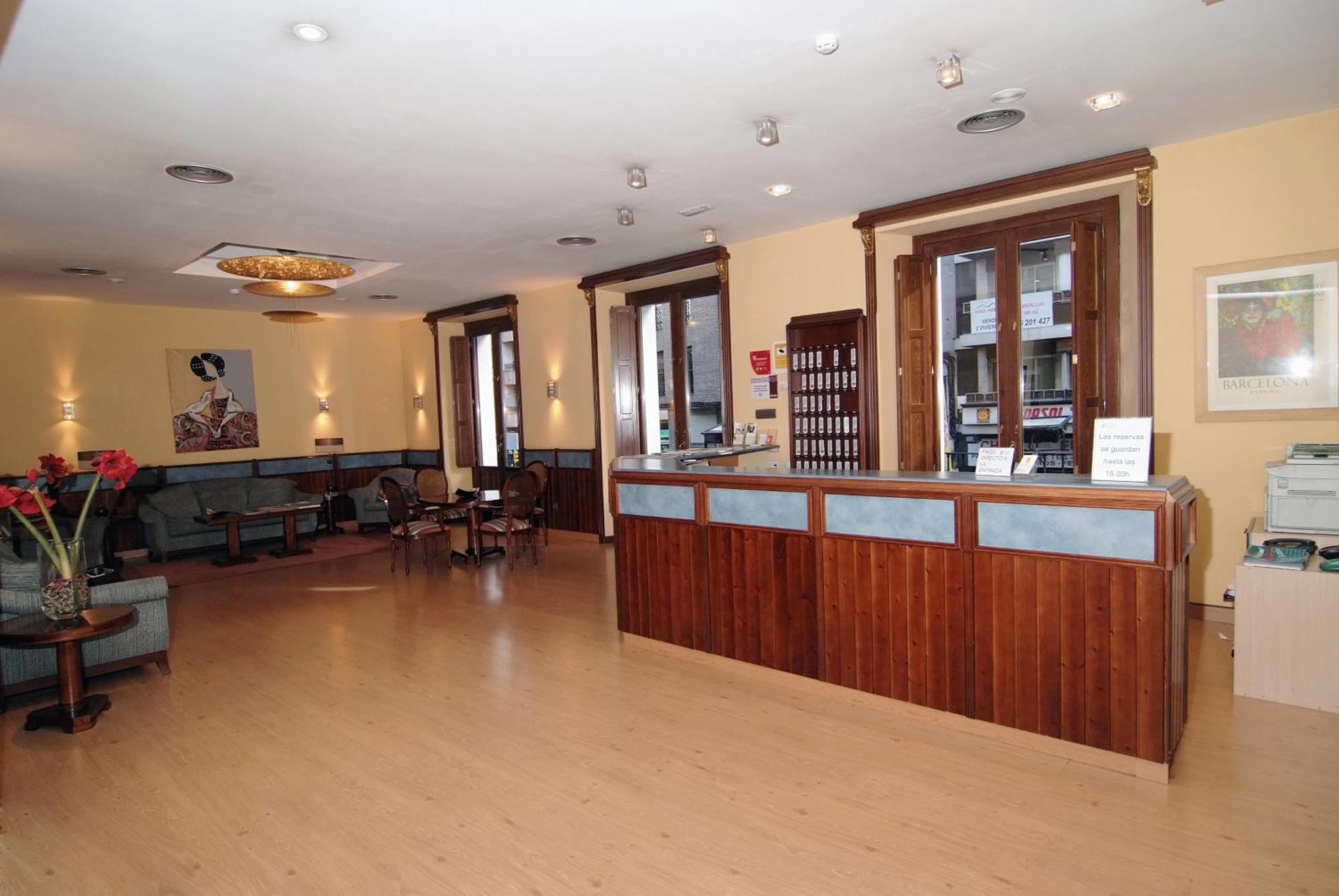 סרגוסה Hostal Cataluna מראה חיצוני תמונה