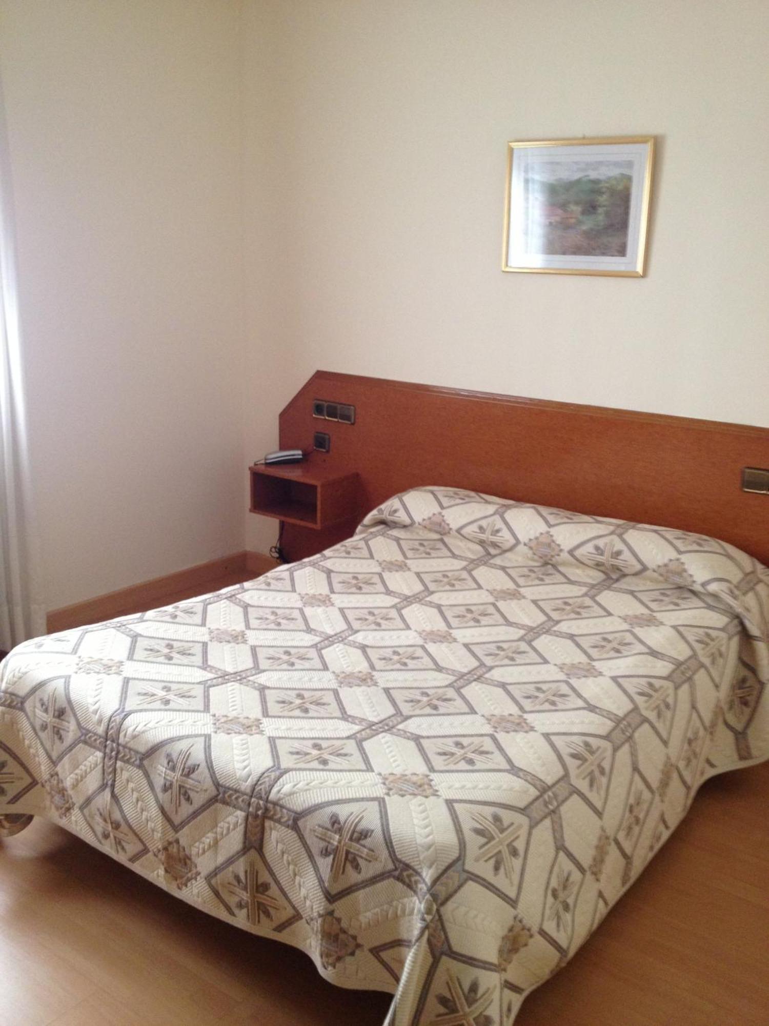 סרגוסה Hostal Cataluna מראה חיצוני תמונה