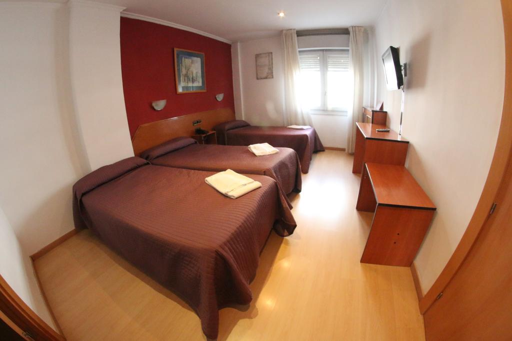 סרגוסה Hostal Cataluna מראה חיצוני תמונה