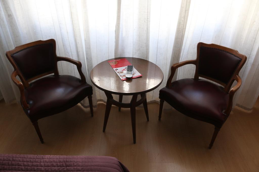 סרגוסה Hostal Cataluna מראה חיצוני תמונה